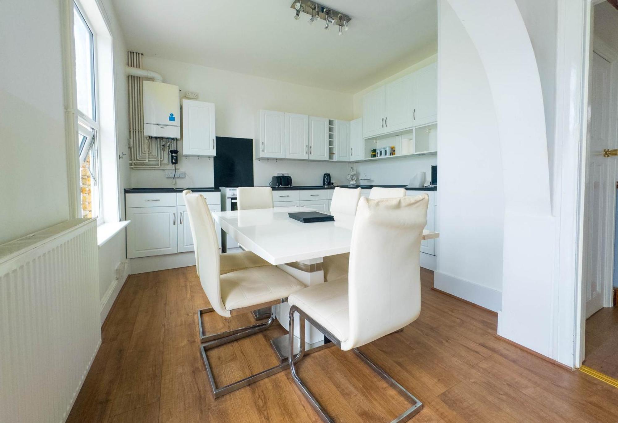 Spacious 3 Bedroom House Holiday home